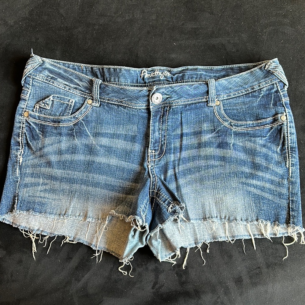 Amethyst Jean Shorts Sz 16